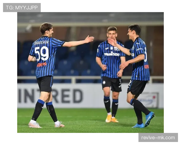 罗马首夺欧协联冠军：红狼创历史书写新篇