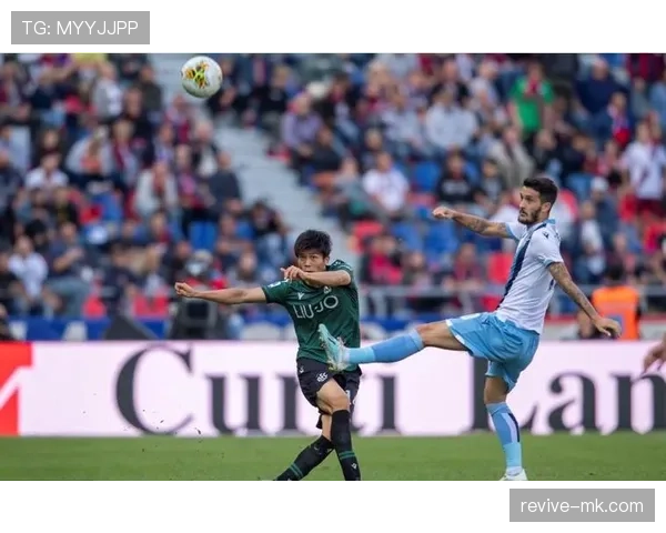 久保建英迎新帅，战术调整助力表现稳健回暖