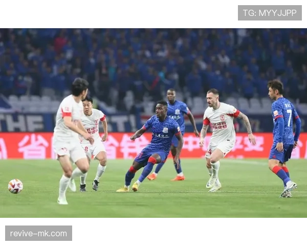 上海申花中场控制力不足，表面稳健实则越踢越被动