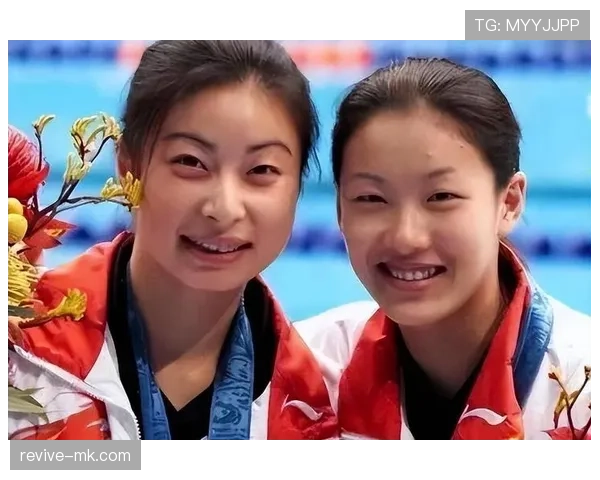 伏明霞一出场，奢华生活细节比明星还会藏，谁能想到她私下这么...