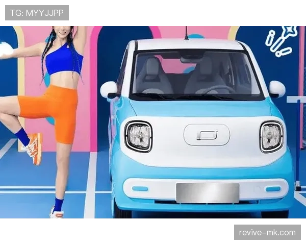 吴艳妮赛场像个炸药包，私服照却像还房贷的邻家姑娘——这反差把我笑趴了